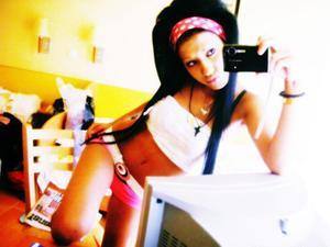 Lora (24) from Illinois | Private Casual Meetup Profile