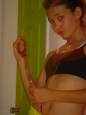 Angelica (25) in Quebec | No-Strings Adult Dating