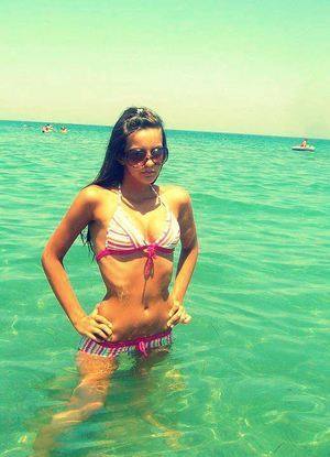 Reina, 27, Georgia | No Commitment Dating Profile