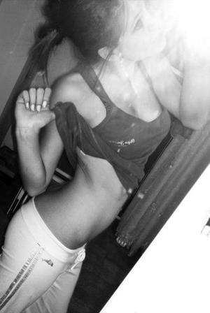 Jodie (24) in Texas | No-Strings Adult Dating