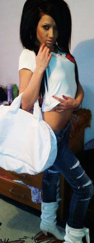 Tiara, 25, Illinois | No Commitment Dating Profile