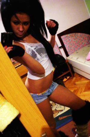 Meet Genevieve (25) from New York | NSA Casual Encounters