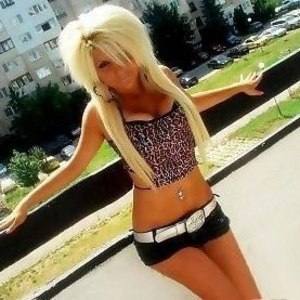 Anne (18) in Virginia | No-Strings Adult Dating