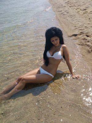 Regina, 29, New York | No Commitment Dating Profile