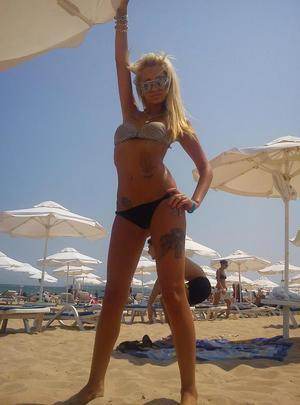 Photo of Ayanna (19) from New York dating profile