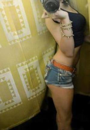 Kathy (19) in New York | No-Strings Adult Dating
