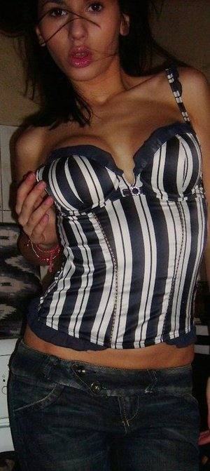 Cindy (24) in North Carolina | No-Strings Adult Dating