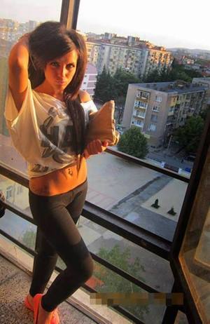 Hollie, 27, New York | No Commitment Dating Profile