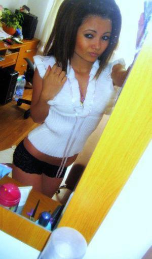 Kandice from Florida is looking for adult webcam chat