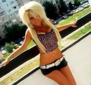 Looking for girls down to fuck? Maeve from Hawaii is your girl