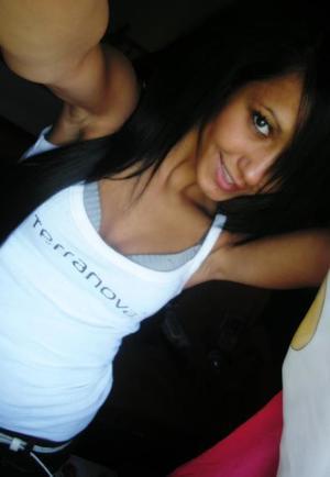 Aliyah from South Dakota is interested in nsa sex with a nice, young man
