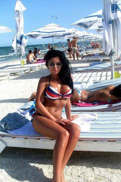 Thomasena from Lake Holiday, Indiana is looking for adult webcam chat