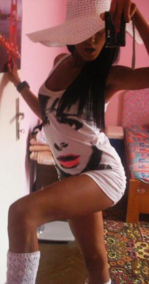 Julissa from North Carolina is interested in nsa sex with a nice, young man