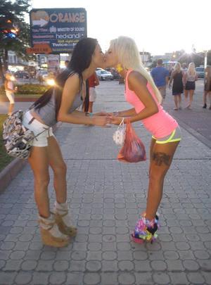 Fernanda from Alberta is interested in nsa sex with a nice, young man