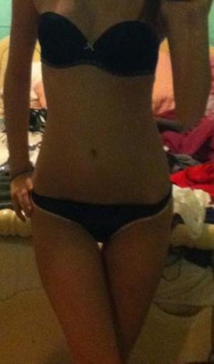 Idella from Hanover, Indiana is looking for adult webcam chat