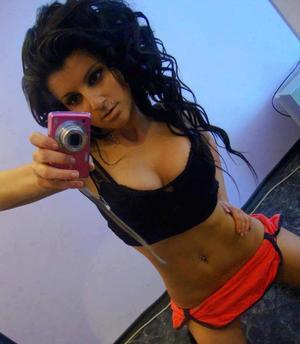 Escorts like Donna are down to fuck you now!