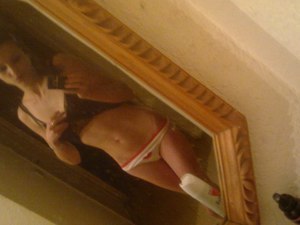 Kenia from California is interested in nsa sex with a nice, young man