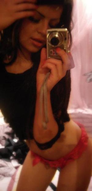 Dana from Washington is looking for adult webcam chat