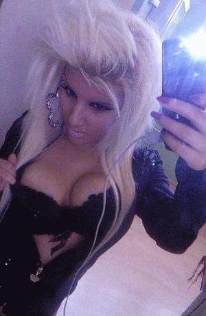 Aspen from California is looking for adult webcam chat