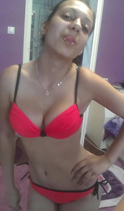 Yaretzi from Washington is looking for adult webcam chat
