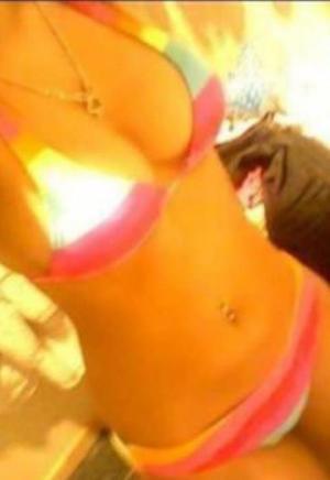 Cassondra from Tennessee is looking for adult webcam chat