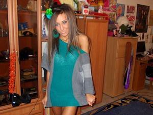 Leanne from Ontario is looking for adult webcam chat