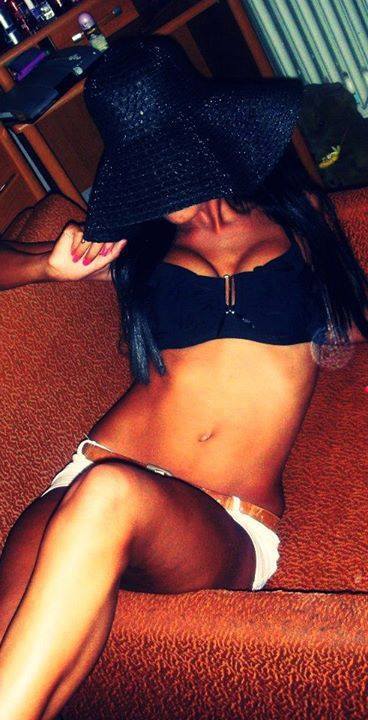 Looking for local cheaters? Take Carolyn from Florida home with you