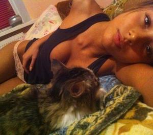 Ashlynn is a cheater looking for a guy like you!