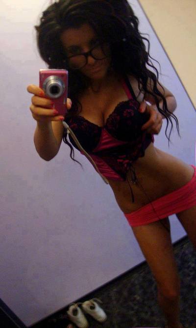 Rachelle from Loganville, Georgia is looking for adult webcam chat