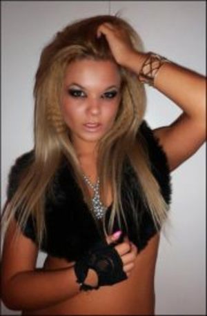Looking for local cheaters? Take Julianne from Texas home with you