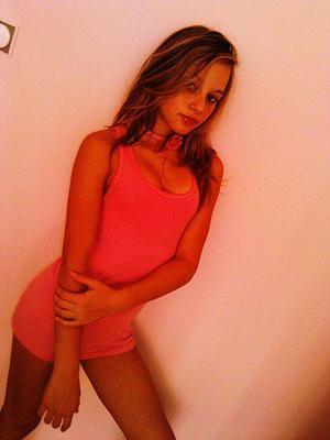 Mollie from California is looking for adult webcam chat