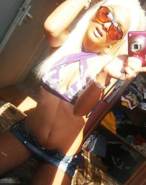 Kathyrn from Beattie, Kansas is looking for adult webcam chat