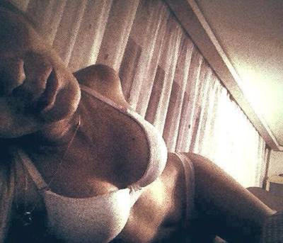 Escorts like Sandra are down to fuck you now!
