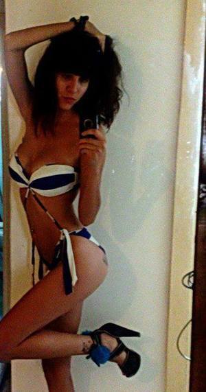 Vicenta from Ferryville, Wisconsin is looking for adult webcam chat