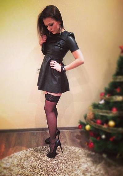 Escorts like Jeanette are down to fuck you now!