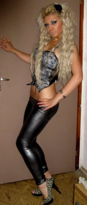 Tabitha from Texas is looking for adult webcam chat