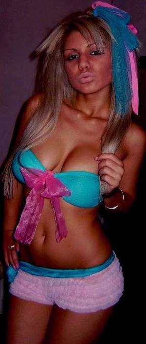 Elizabeth is a cheater looking for a guy like you!