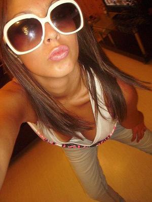 Looking for girls down to fuck? Halle from Ohio is your girl