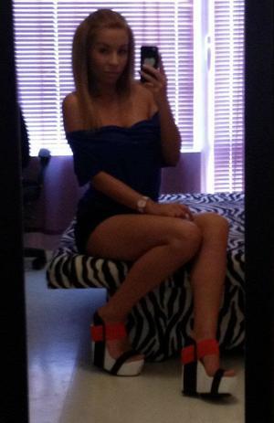 Leonarda from Grovespring, Missouri is looking for adult webcam chat